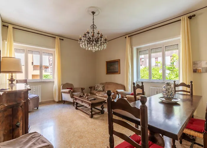 Piazza Zama Huge Apartment Rom